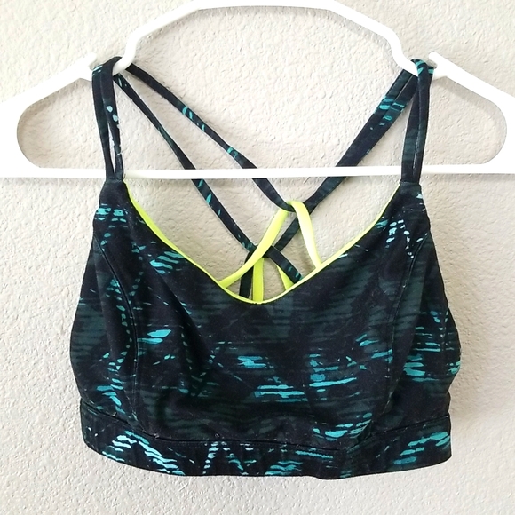 3 for $15 Old Navy Active Sport Bra - Picture 1 of 2